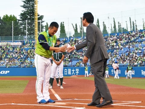 石川投手の表彰式