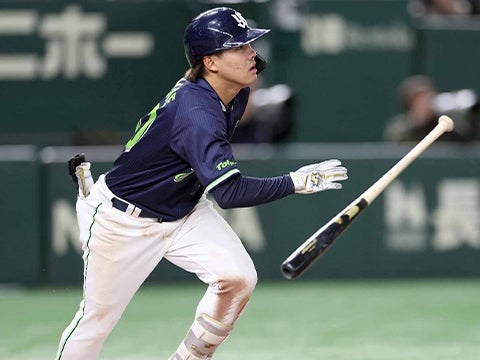 赤羽選手がタイムリーを放つ