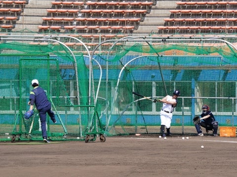 打撃投手に古田臨時コーチ