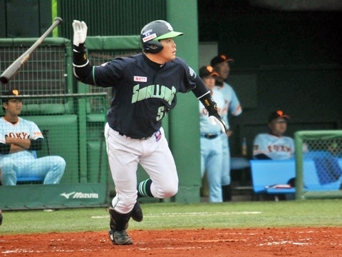 松井選手が先制タイムリー