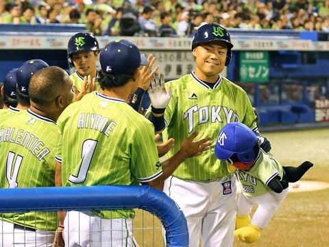 反撃ののろしを上げる1号2ラン