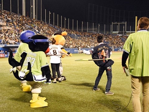 マスコットに代わって