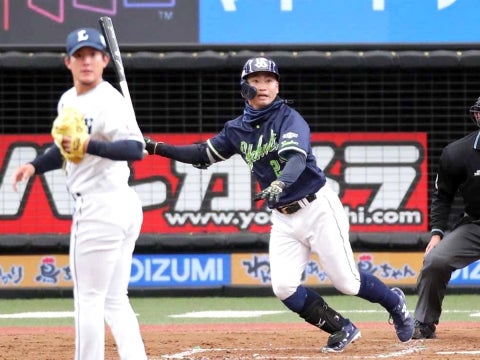 青木選手が先制タイムリー