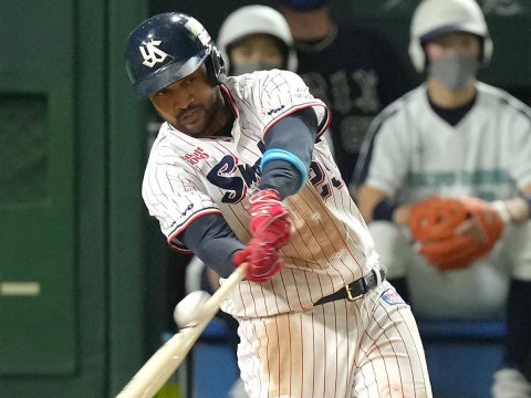 サンタナ選手が逆転の1号2ラン！連勝で対戦成績を2勝1敗に！