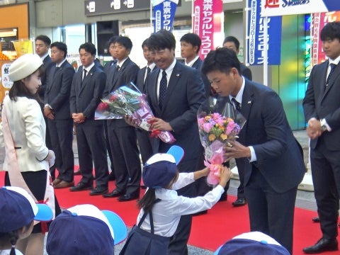 秋季キャンプスタート！高津監督らが松山入り！