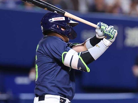 村上選手が先制タイムリー