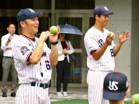 河端氏、徳山氏が新宿区親子ぜん息デイキャンプに参加！ぜん息小児を対象に野球教室を実施！