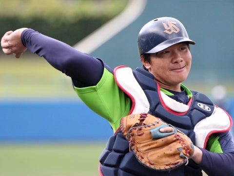 全体練習終了後、若手選手を中心に特打、特守