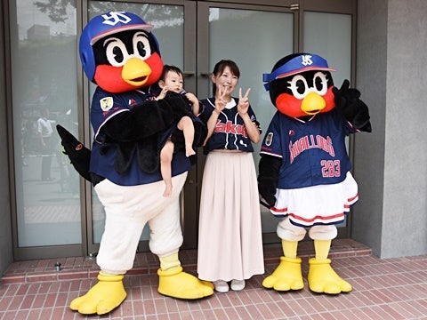 つば九郎＆つばみと記念撮影