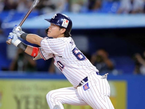 武岡選手が決勝の犠牲フライを放つ