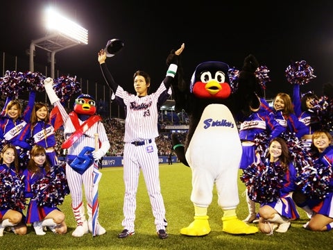 本拠地・神宮球場でシリーズ初勝利！