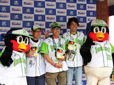 笑顔で記念撮影