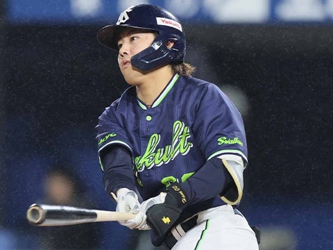 赤羽選手がタイムリーを放つ