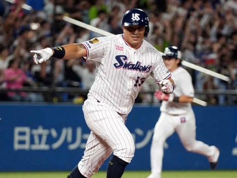 オスナ選手が試合を決めるサヨナラタイムリー！