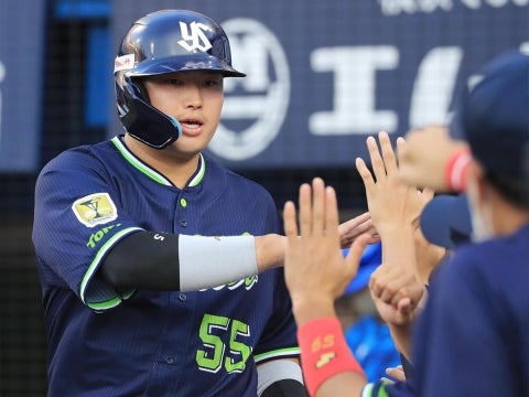 村上選手が先制タイムリー