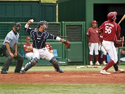 好送球でピンチを切り抜ける