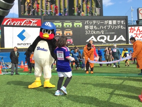 つば九郎が第14回新宿シティハーフマラソンに参加！