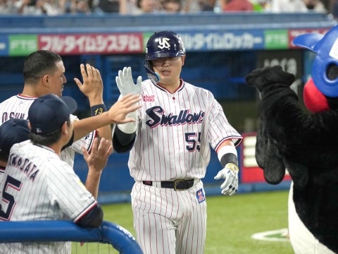 村上選手が2試合連発となる15号ソロを放つ