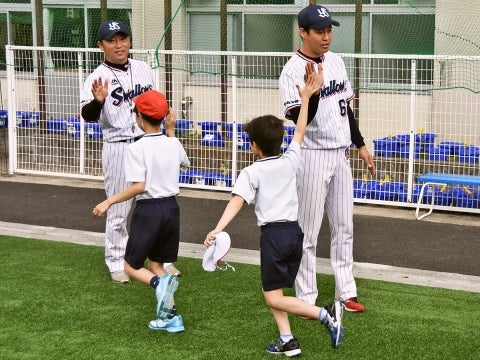 河端氏と徳山氏が品川区立戸越小学校で投げ方指導！