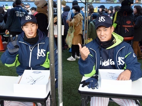 サインの合間に