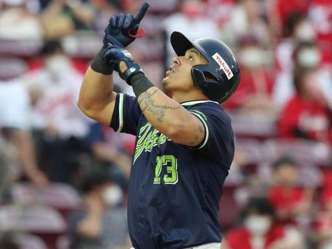 オスナ選手が勝ち越しの5号3ラン！