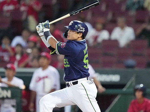 村上選手が33号2ラン含む2安打3打点の活躍