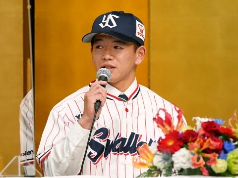 「足を存分にアピールして、チームの勝利に貢献したい」