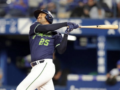 サンタナ選手が同点タイムリー！