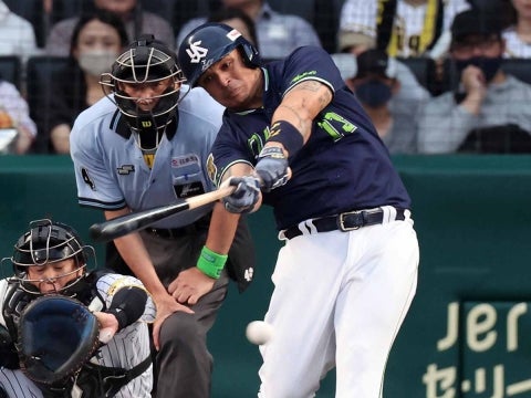 オスナ選手がマルチ安打