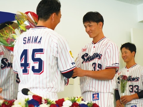 真剣な表情の宮本選手