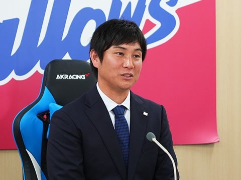 川端選手「来年はしっかり神宮でも打てるようにしたい」