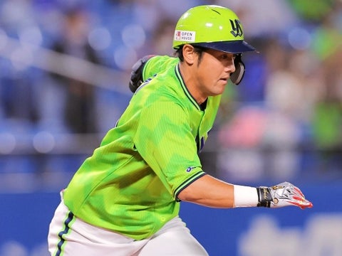 代打・荒木選手が同点タイムリー