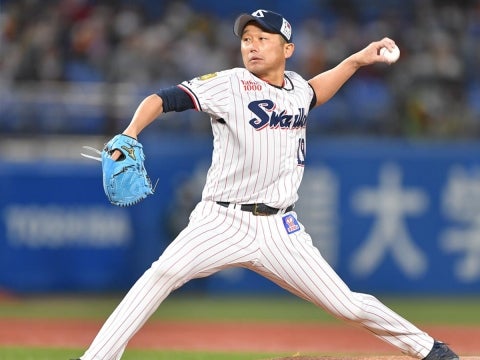 石川投手が力投を見せる