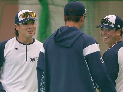 笑顔の長岡選手と丸山選手