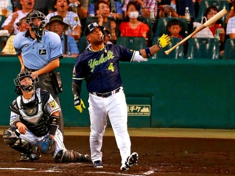 バレンティン選手が先制の17号ソロ