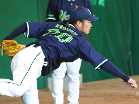 近藤投手もブルペンへ