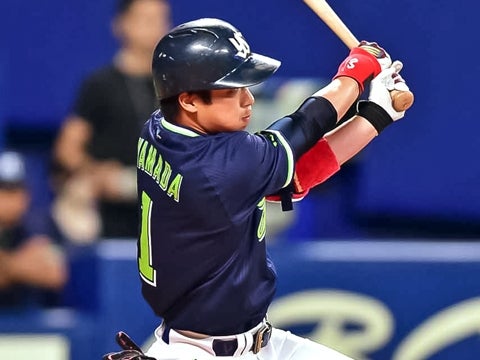 フェンス直撃二塁打でチャンス作る