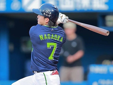 長岡選手が2本のホームランを放つ活躍