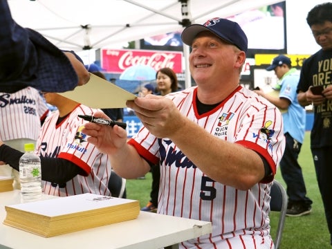 Swallows CREW限定サイン会