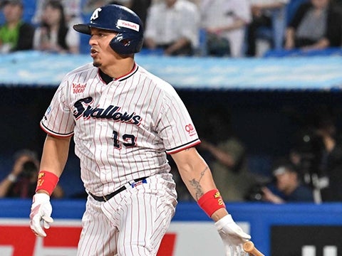 オスナ選手が2試合連続タイムリーを放つ