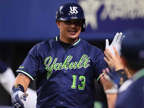 オスナ選手が同点の10号ソロを放つ