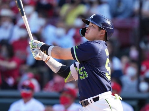 村上選手が2打席連続のホームラン