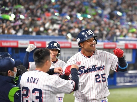 サンタナ選手が1号2ラン！