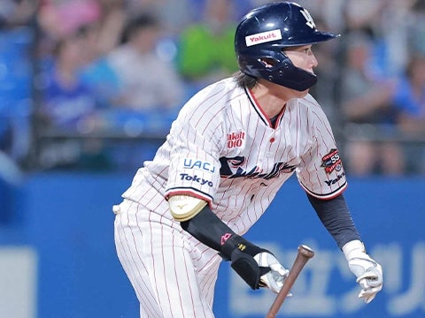 長岡選手が4安打を放ち、3試合連続猛打賞