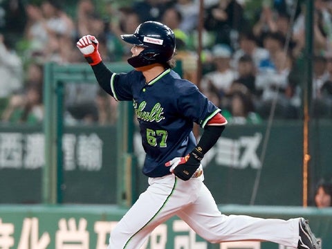 伊藤選手が先制点となる1号ソロ！