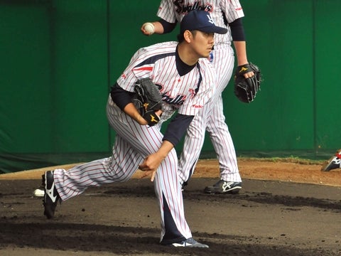 成瀬投手らが連日のブルペン入り