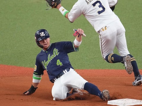 丸山和選手がマルチ安打＆盗塁を決める活躍！