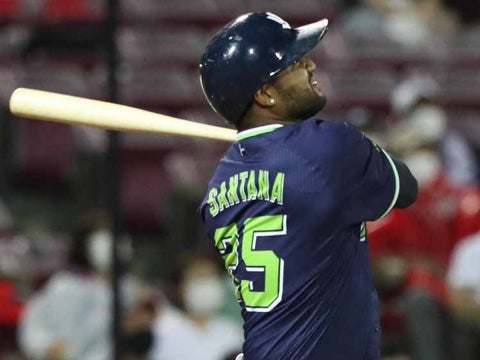 サンタナ選手が逆転の8号2ラン！