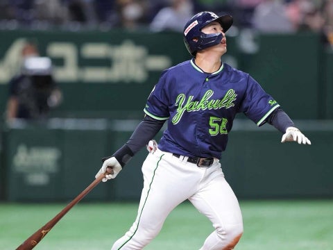 長岡選手がプロ初ホームラン！