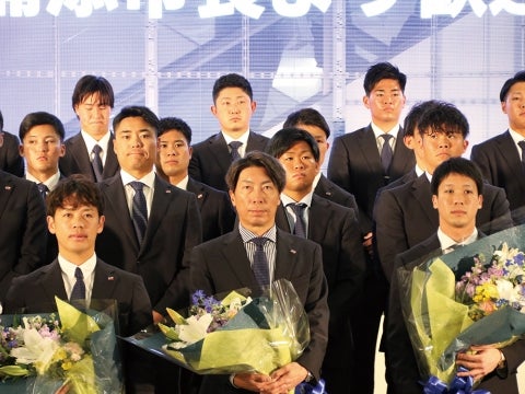 キャンプ地・浦添にて、優勝記念イベント（歓迎セレモニー）を実施